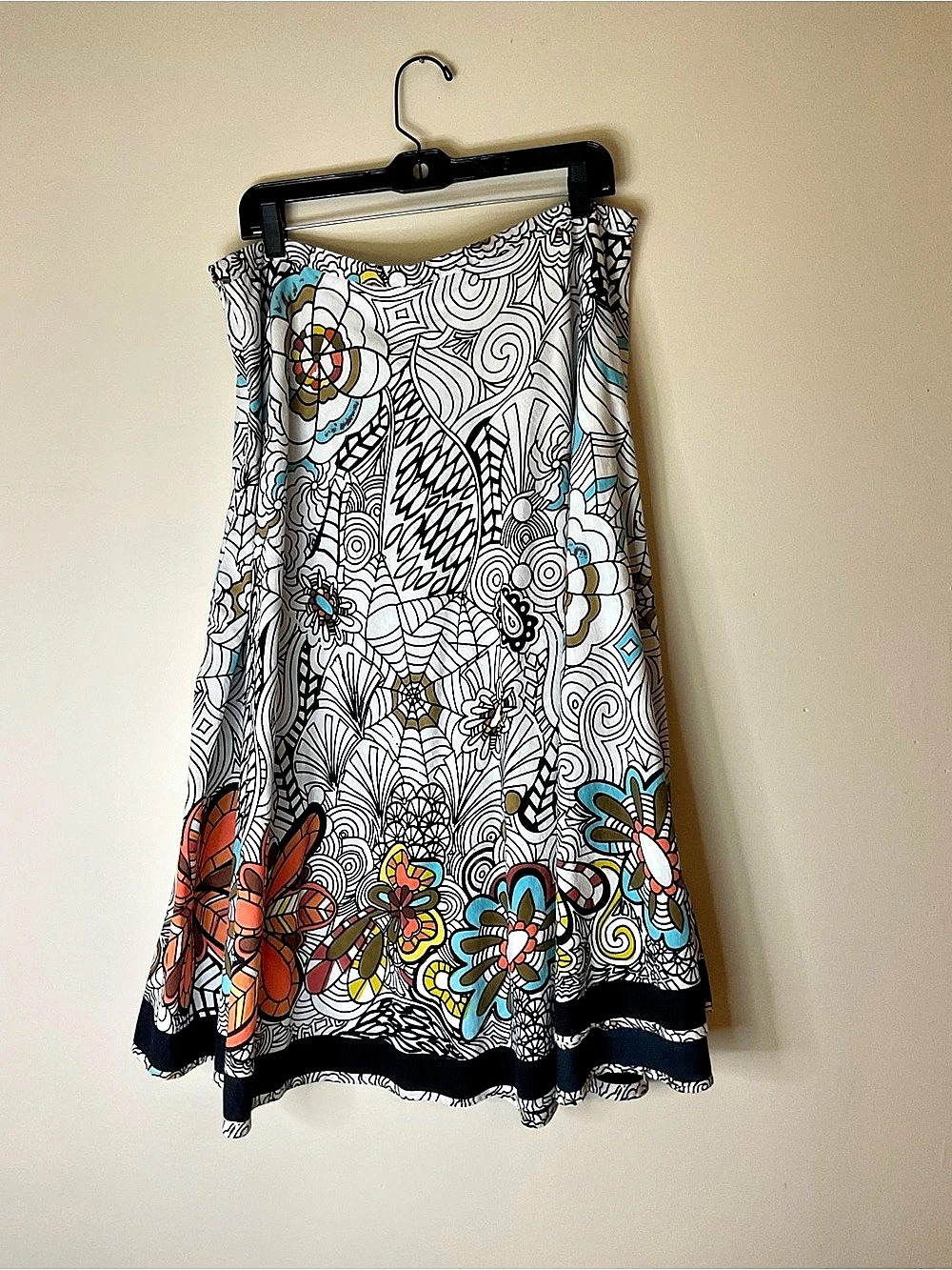 MAGIC Abstract Print A-Line Skirt in White & Black Size XL
